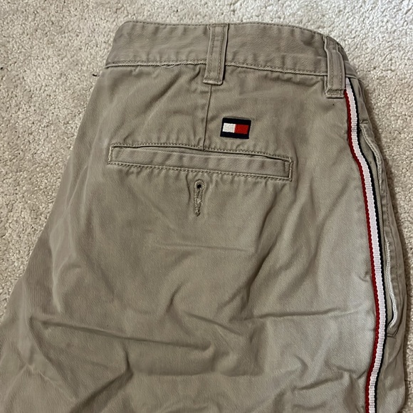 Men’s Khaki short with stripe detail - Picture 4 of 4